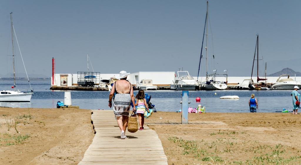 Apartamentos Tesy La Manga del Mar Menor Luaran gambar