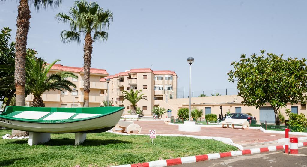 Apartamentos Tesy La Manga del Mar Menor Luaran gambar