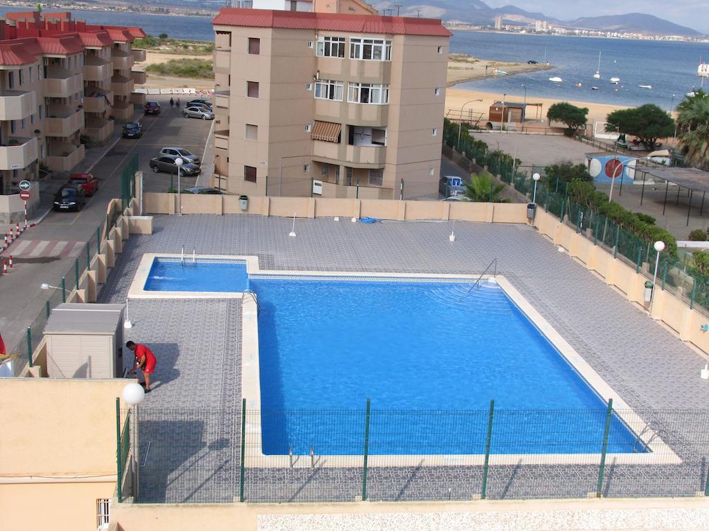 Apartamentos Tesy La Manga del Mar Menor Luaran gambar