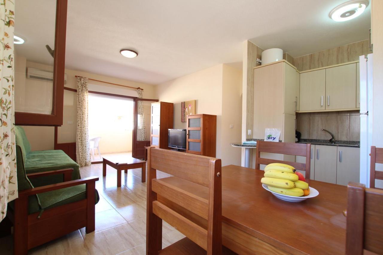 Apartamentos Tesy La Manga del Mar Menor Luaran gambar